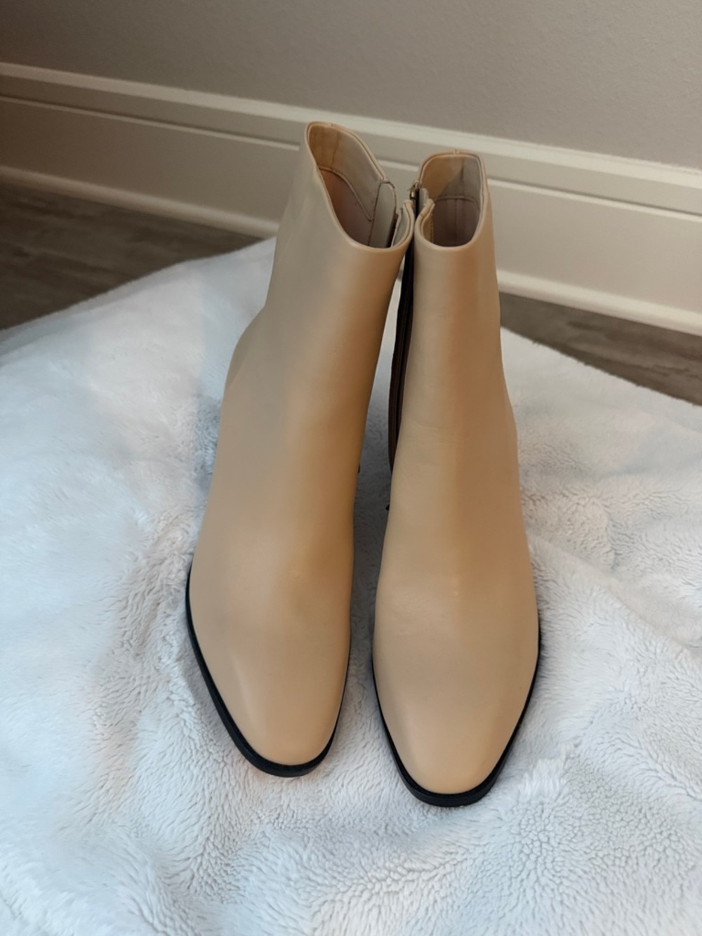 J Crew Women's Neutral Beige Leather Ankle Booties with Side Zip